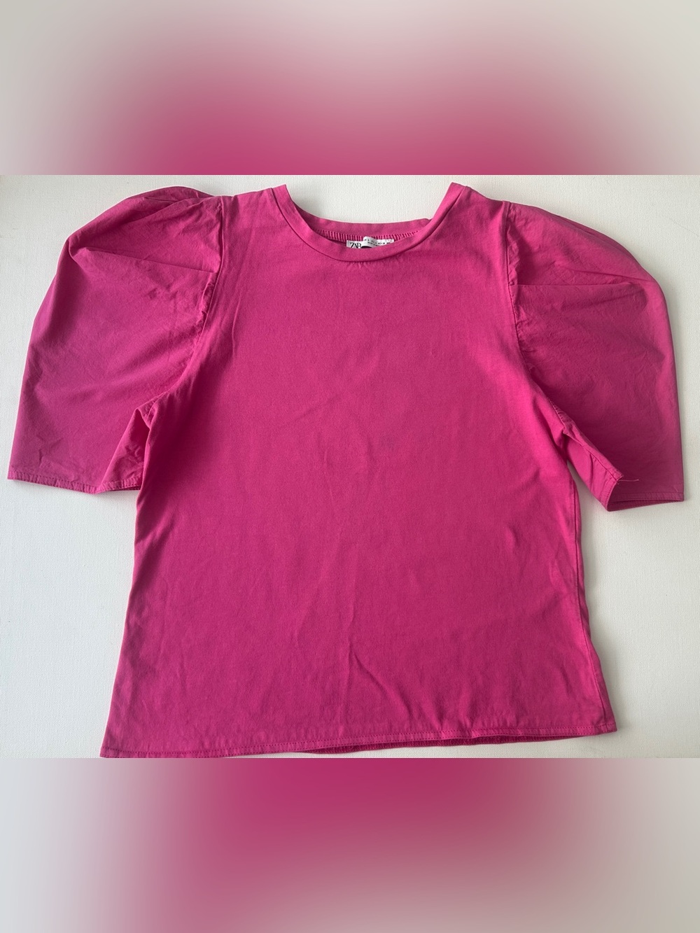 Zara women’s pink puff-sleeve top. Size S.